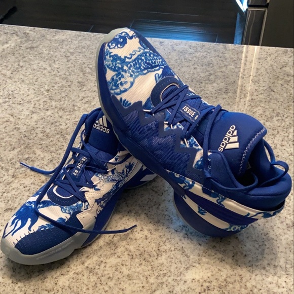 Adidas D.O.N issue 2 Color Way Gift To The World - Picture 1 of 5